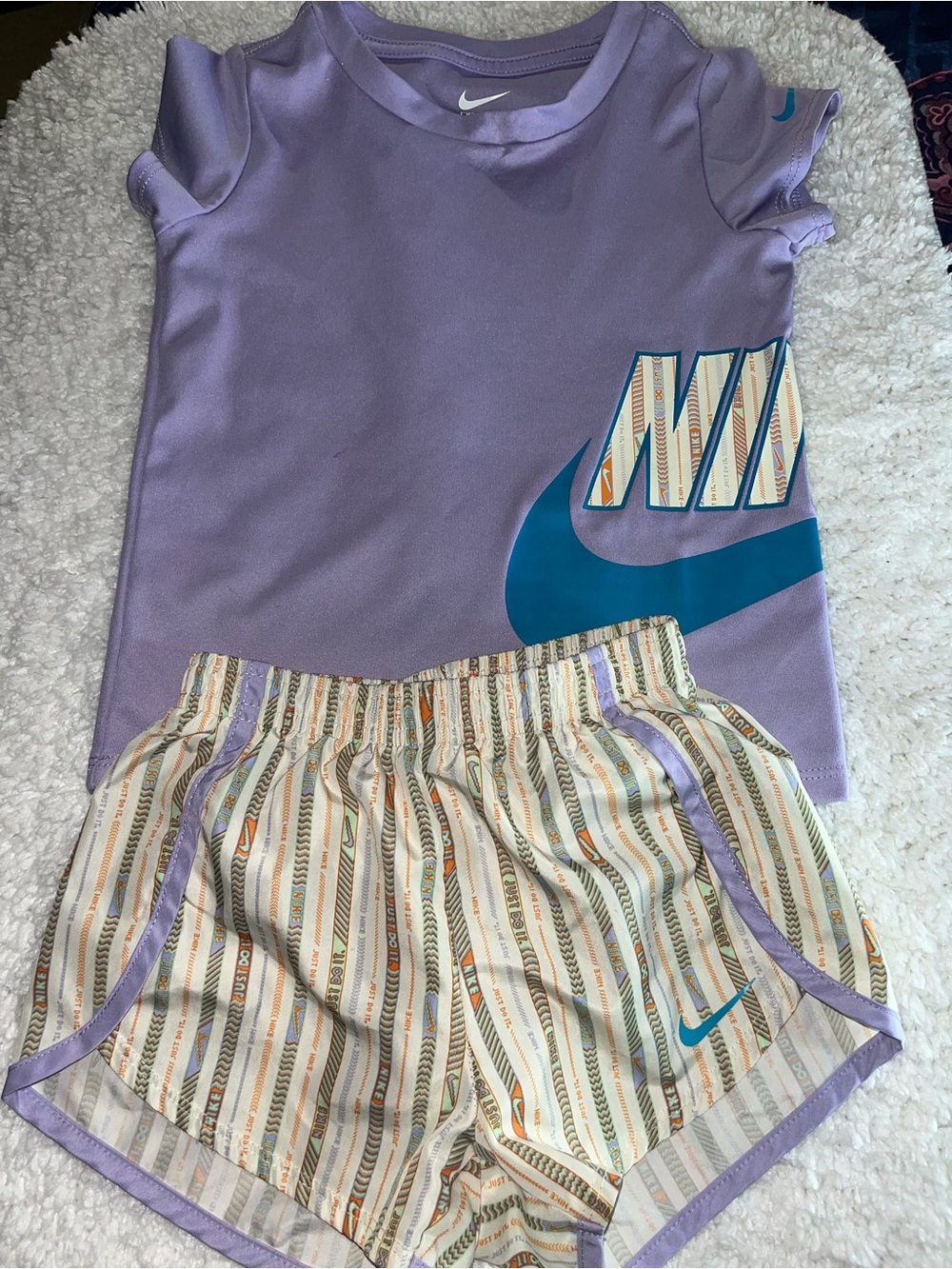 Nike Lavender Short Sleeve Top with Patterned Cream Shorts